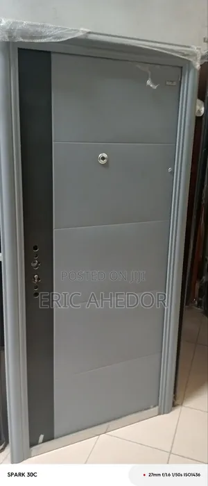 Smooth Sed Door Plus Accessories for Internal or External