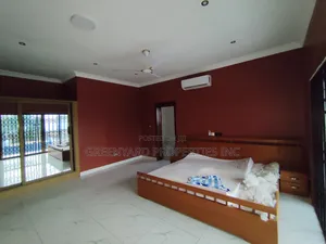 3bdrm Apartment in School Junction, Ashaley Botwe for rent