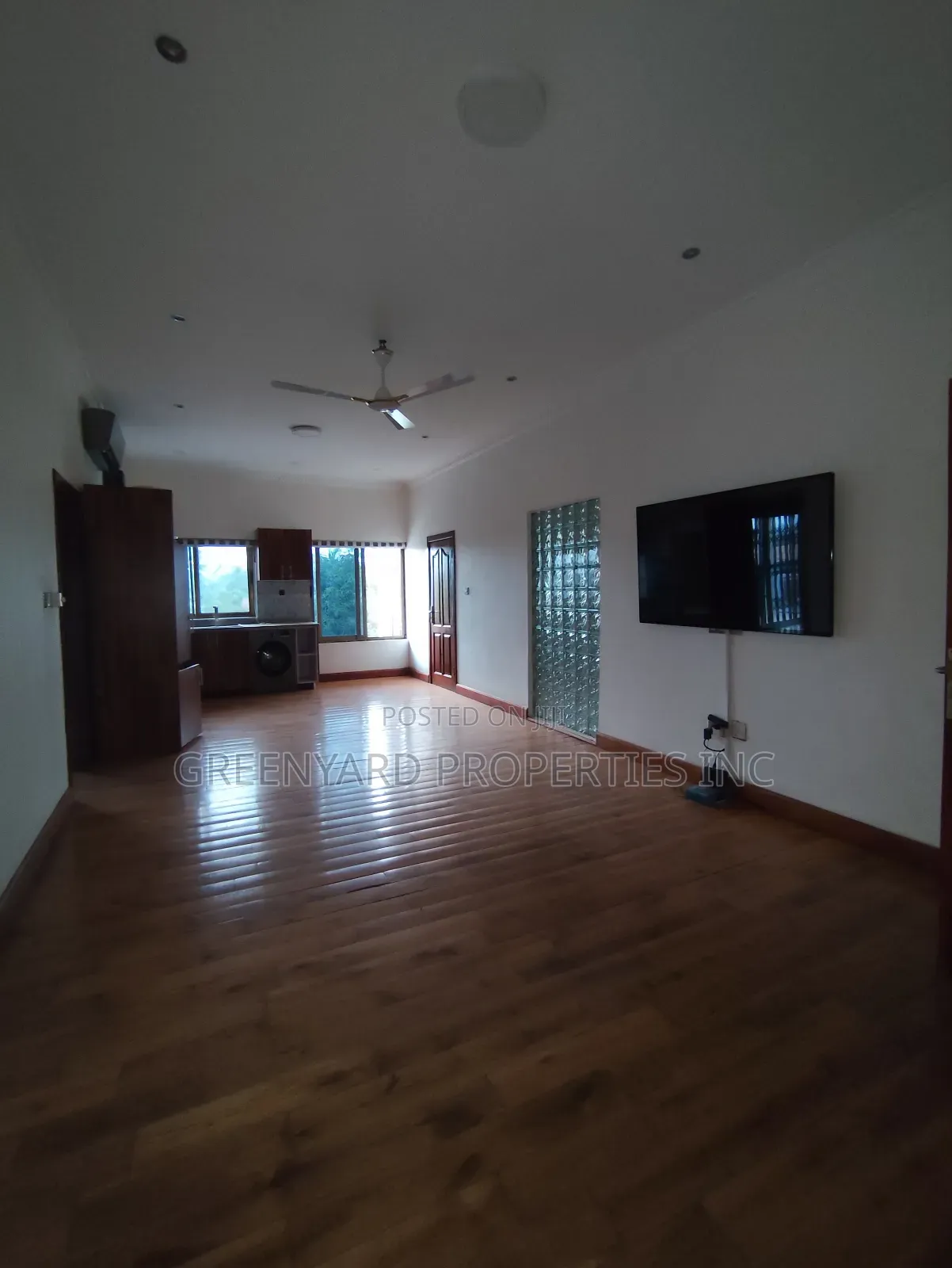 3bdrm Apartment in School Junction, Ashaley Botwe for rent