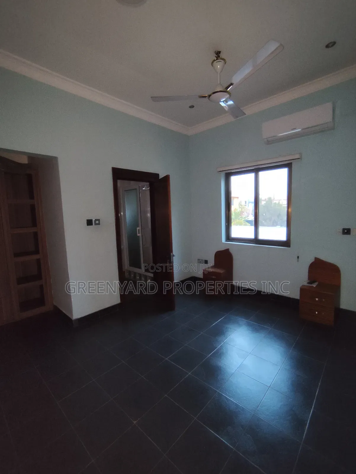 3bdrm Apartment in School Junction, Ashaley Botwe for rent