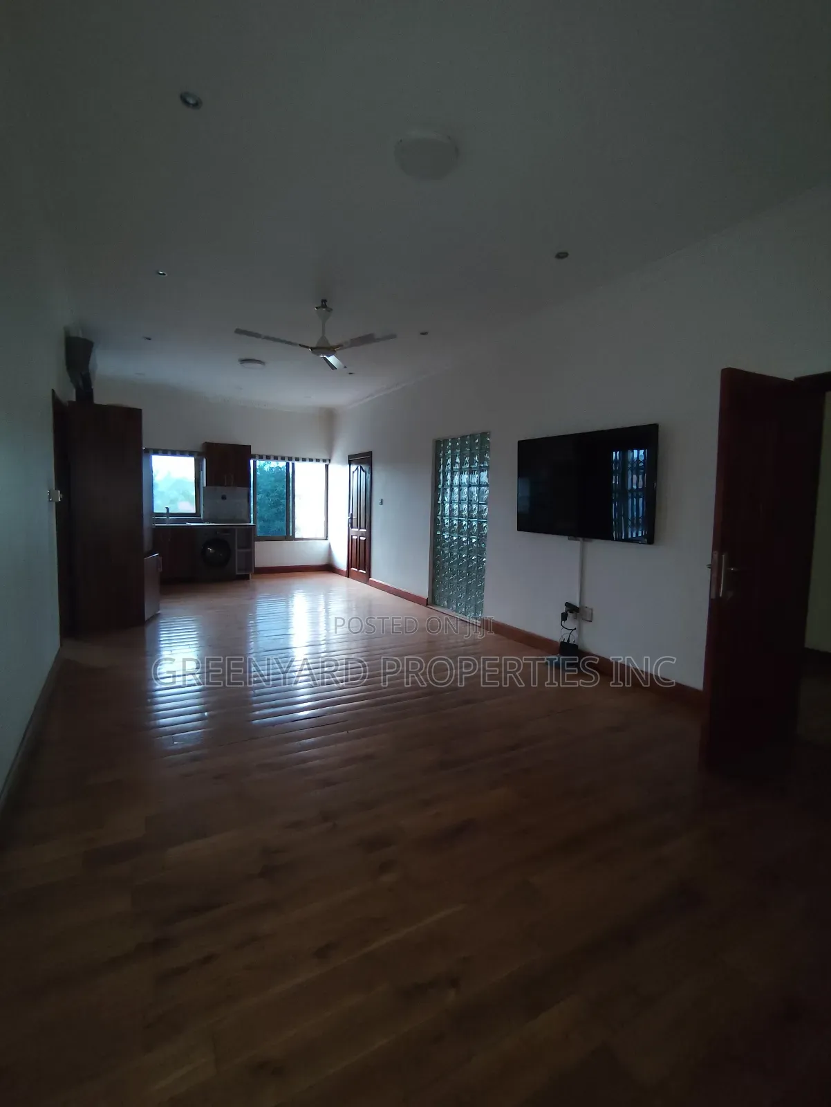 3bdrm Apartment in School Junction, Ashaley Botwe for rent