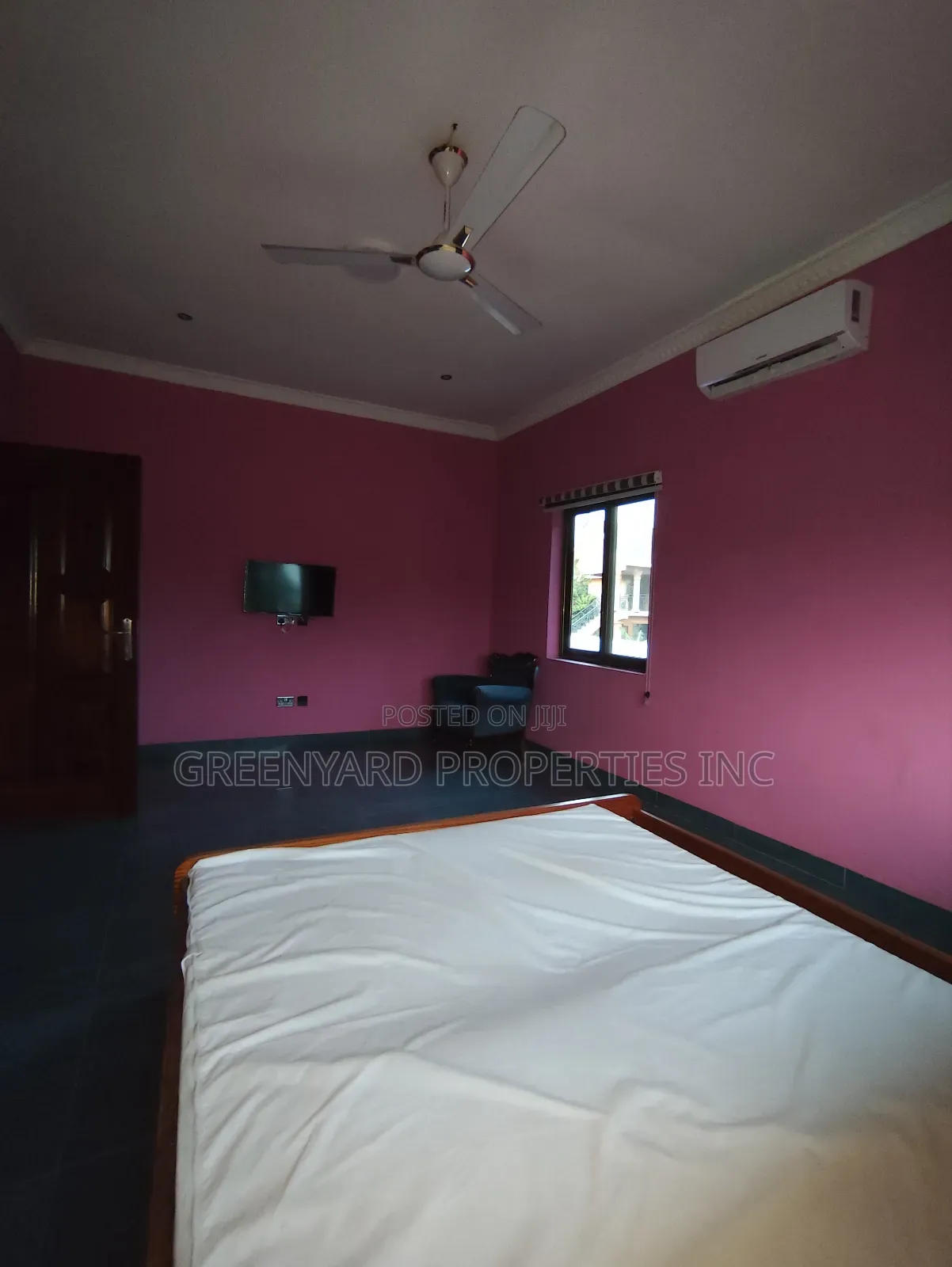 3bdrm Apartment in School Junction, Ashaley Botwe for rent