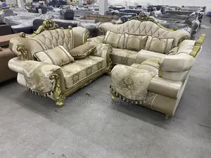 Important Royale Sofa