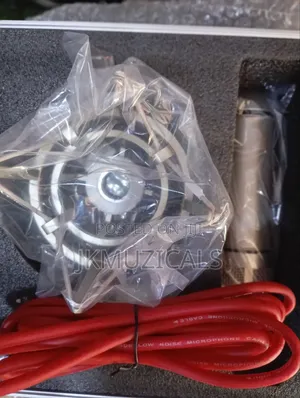 Behringer B-2 Pro Dual-Diaphragm Condenser Microphone