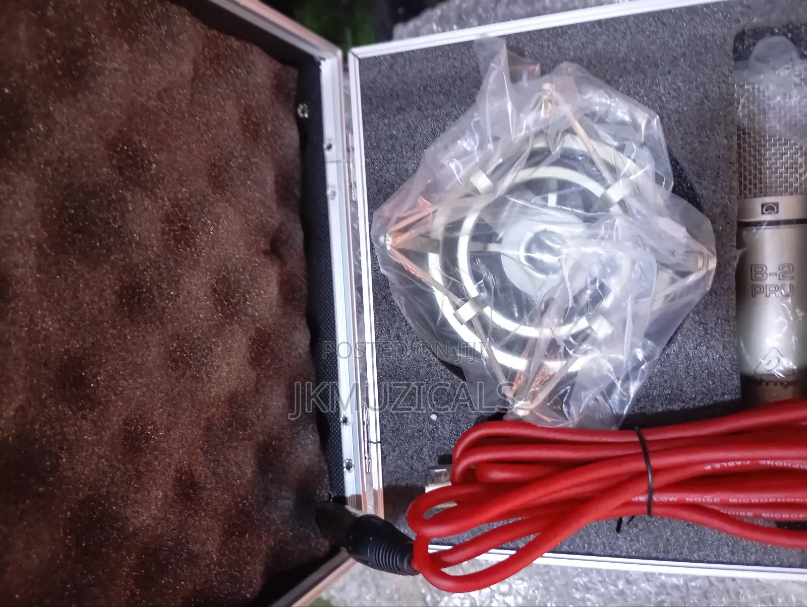 Behringer B-2 Pro Dual-Diaphragm Condenser Microphone