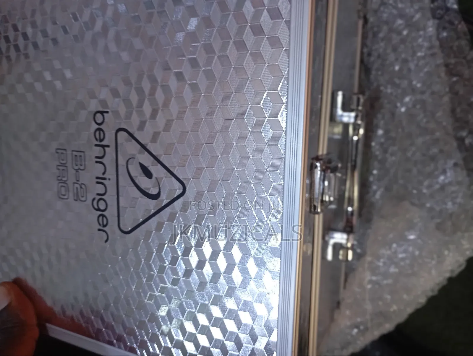 Behringer B-2 Pro Dual-Diaphragm Condenser Microphone