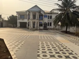 10bdrm House in 10 Bedrooms House for rent