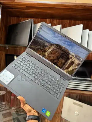 Laptop Dell Vostro 15 3000 12GB Intel Core I7 SSD 512GB