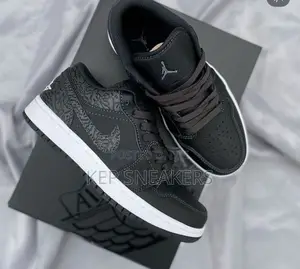 Air Jordan 1 Low “Black White”