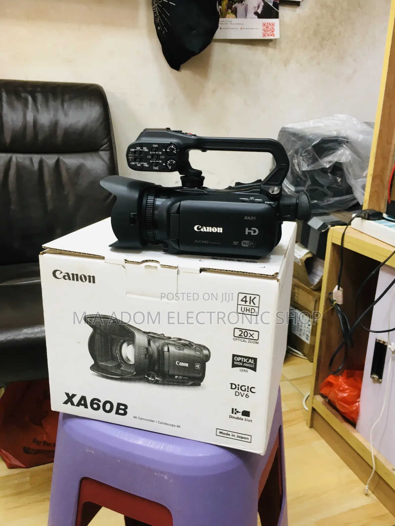 Uhd Video Camera (Xa60b ) With Audio Handle