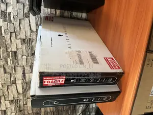 New Laptop Dell Allenware M15 R5 16GB AMD Ryzen 9 SSD 512GB