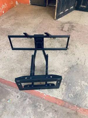 Adjustable Tv Wall Mount Fits Tv Screens From 32”-70”