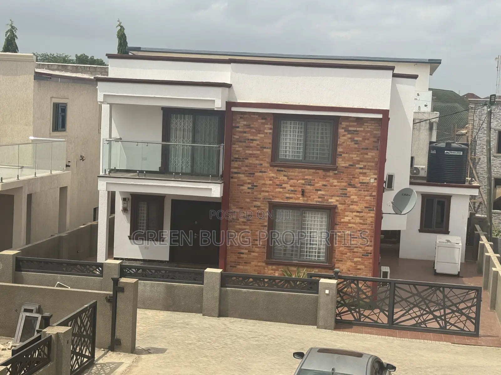 4bdrm Townhouse / Terrace in East Legon for rent