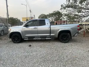 Toyota Tundra 2014 Silver