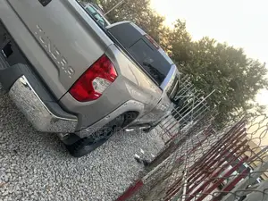 Toyota Tundra 2014 Silver
