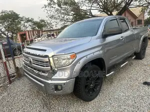 Toyota Tundra 2014 Silver