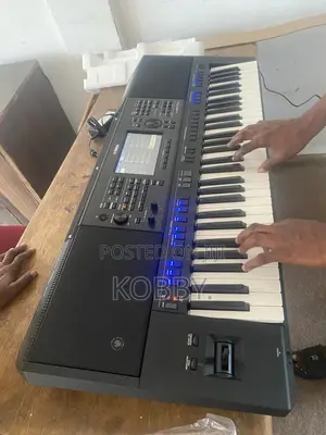 Yamaha PSR Sx700