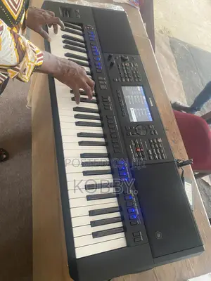 Yamaha PSR Sx700
