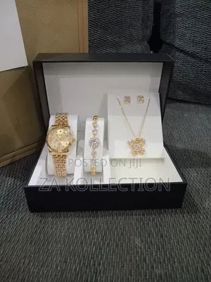 Luxurious Gold Jewellery Set for Ladies