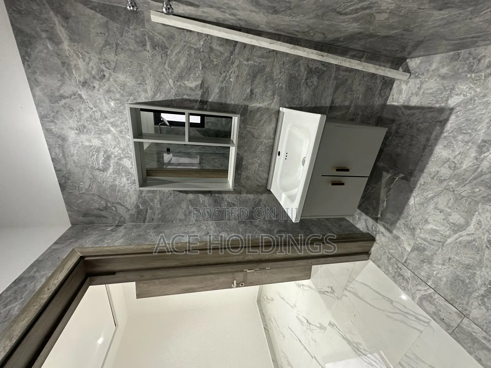 5bdrm House in Nmai Dzorn for sale
