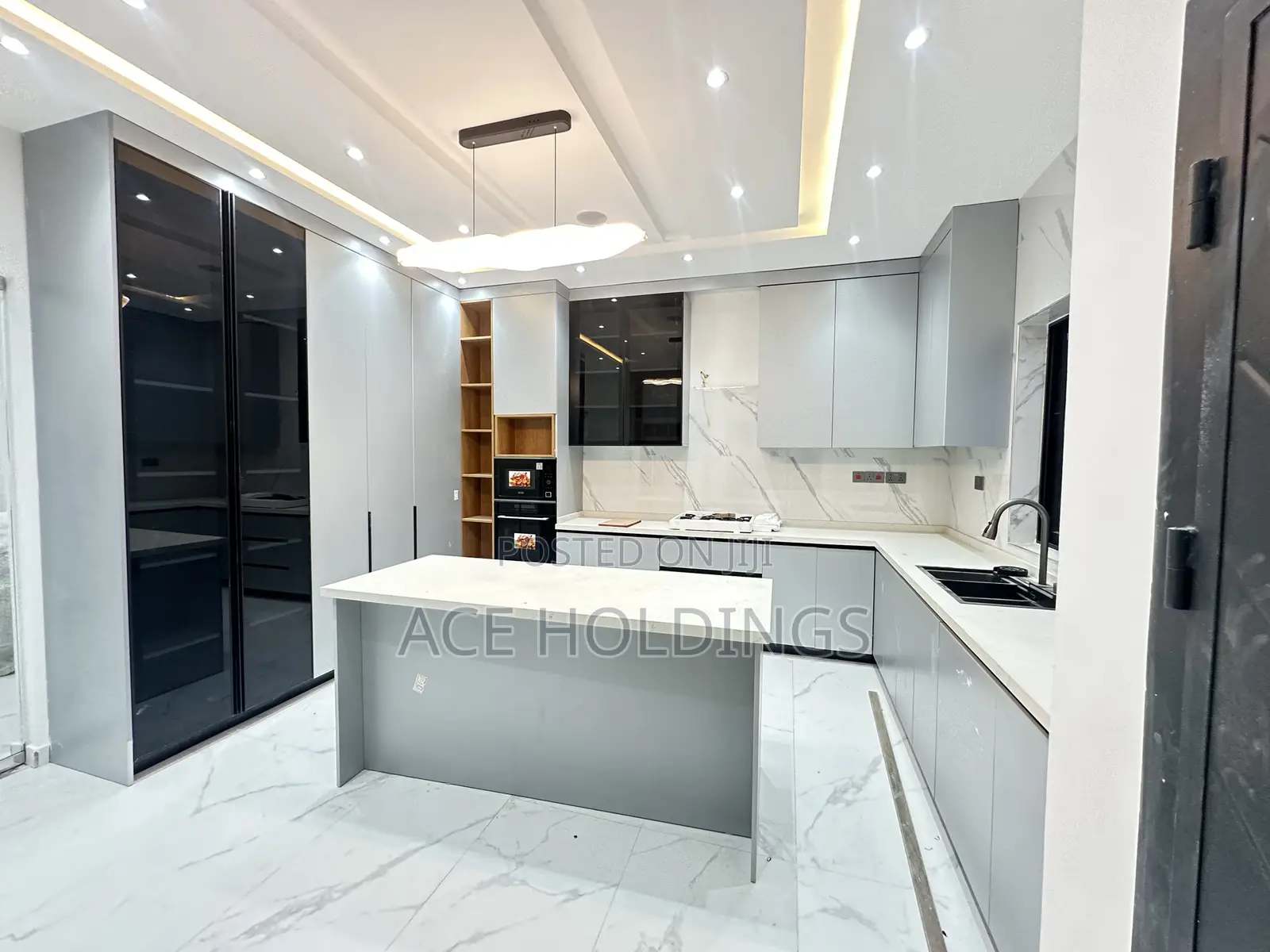 5bdrm House in Nmai Dzorn for sale