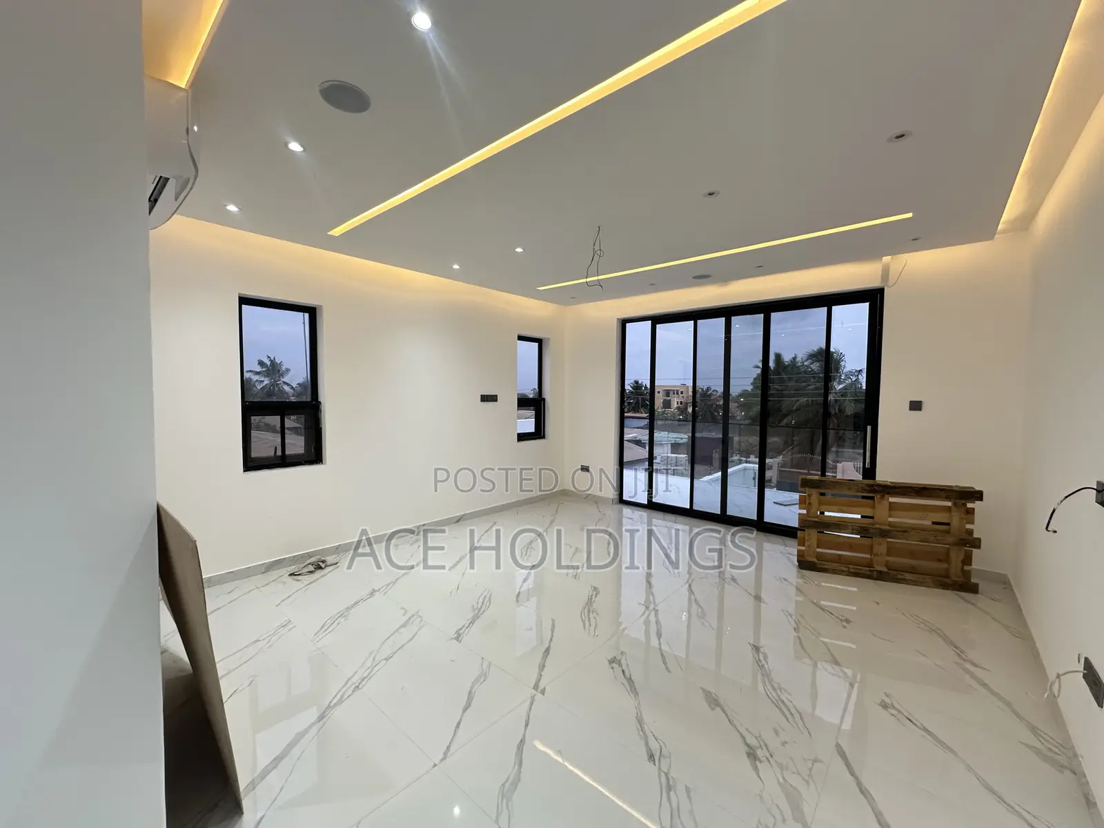 5bdrm House in Nmai Dzorn for sale