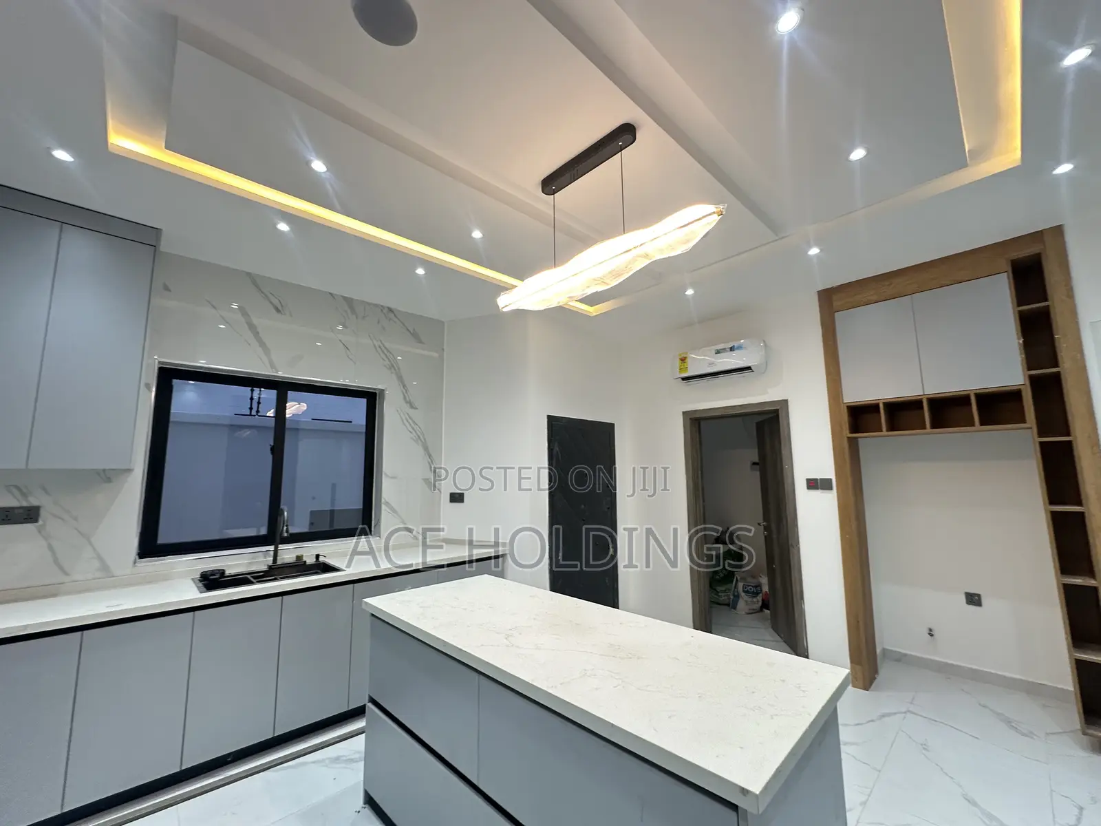 5bdrm House in Nmai Dzorn for sale
