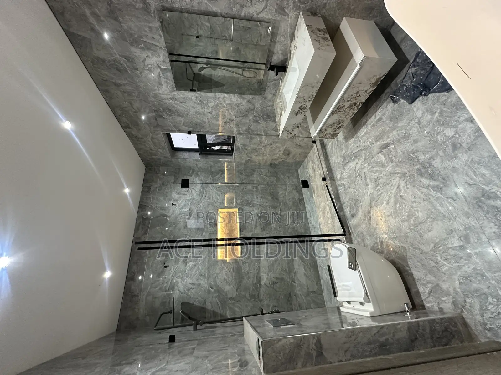 5bdrm House in Nmai Dzorn for sale