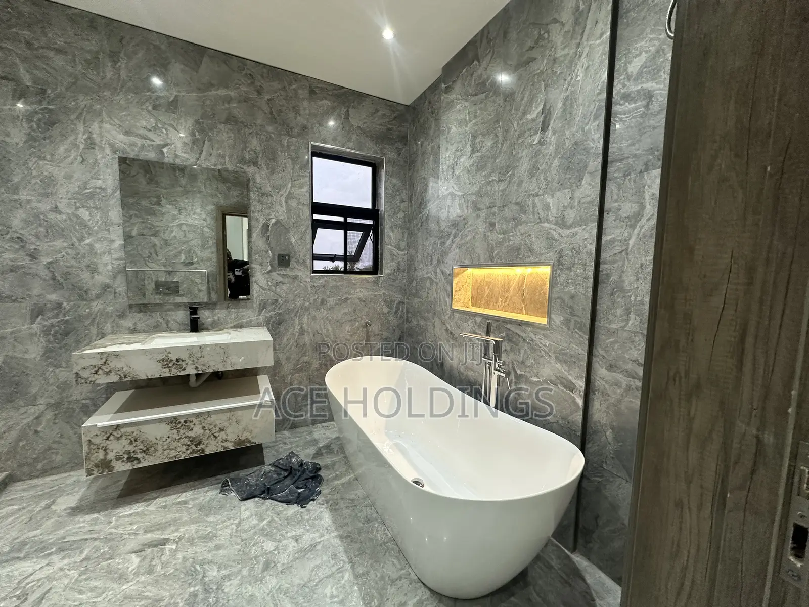 5bdrm House in Nmai Dzorn for sale