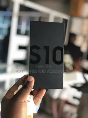 New Samsung Galaxy S10 128 GB Black