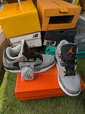 Jordan 3 Retro Sneakers