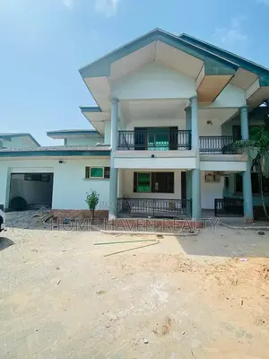 4bdrm Townhouse / Terrace in Dzorwulu for rent