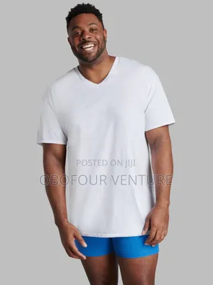 Gildan Adult Men's Short Sleeve v-Neck White T- Shirt.
