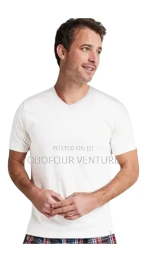 Gildan Adult Men's Short
Sleeve v-Neck White T