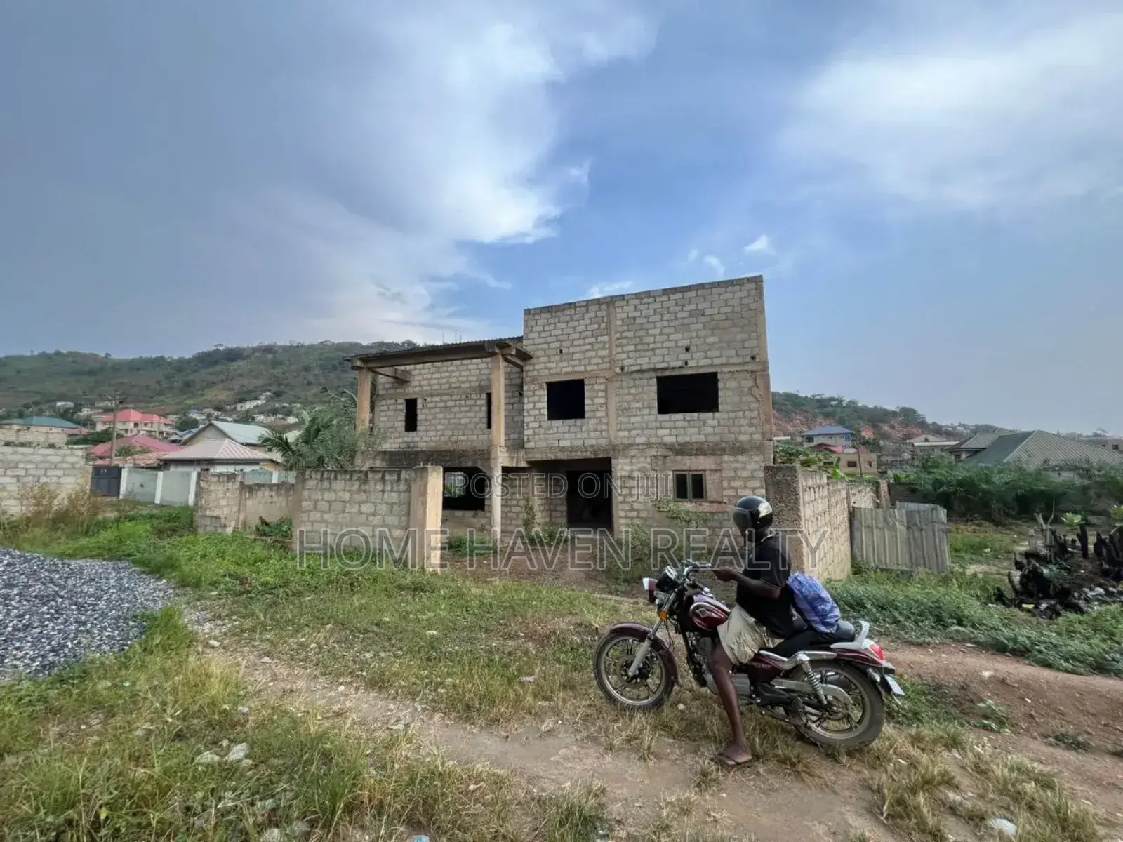 4bdrm House in Abuom, Kwabenya for sale