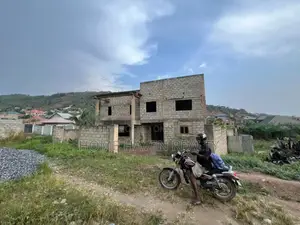 4bdrm House in Abuom, Kwabenya for sale