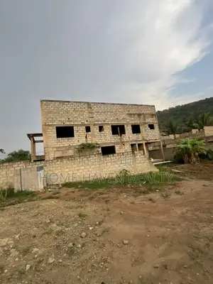 4bdrm House in Abuom, Kwabenya for sale
