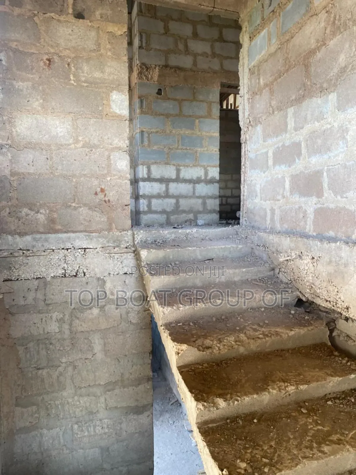 6bdrm House in Tafo Maase Top-Boat, Kumasi Metropolitan for sale