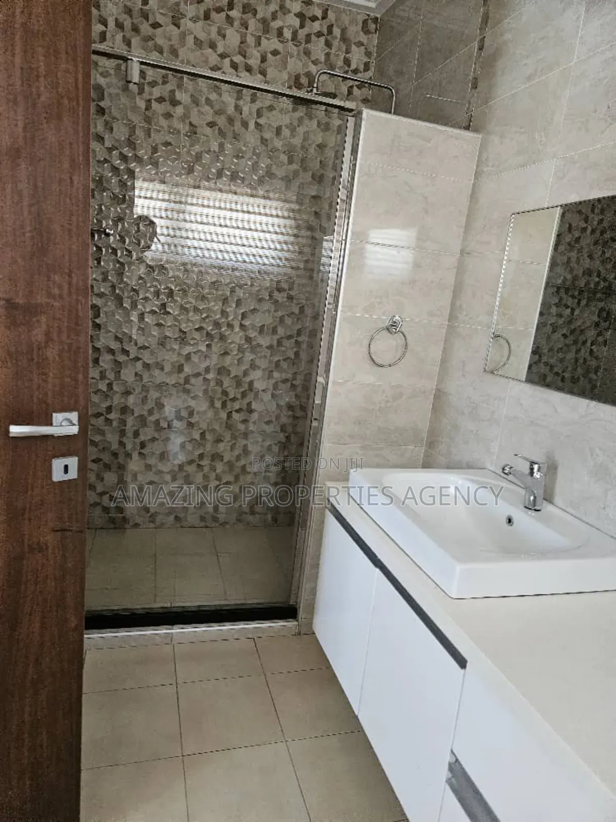 4bdrm House in East Legon for rent