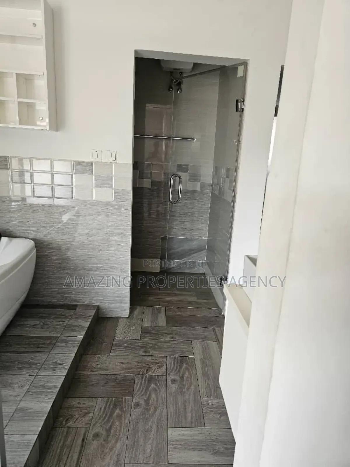 4bdrm House in East Legon for rent
