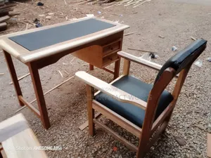 Teachers Table and Chair