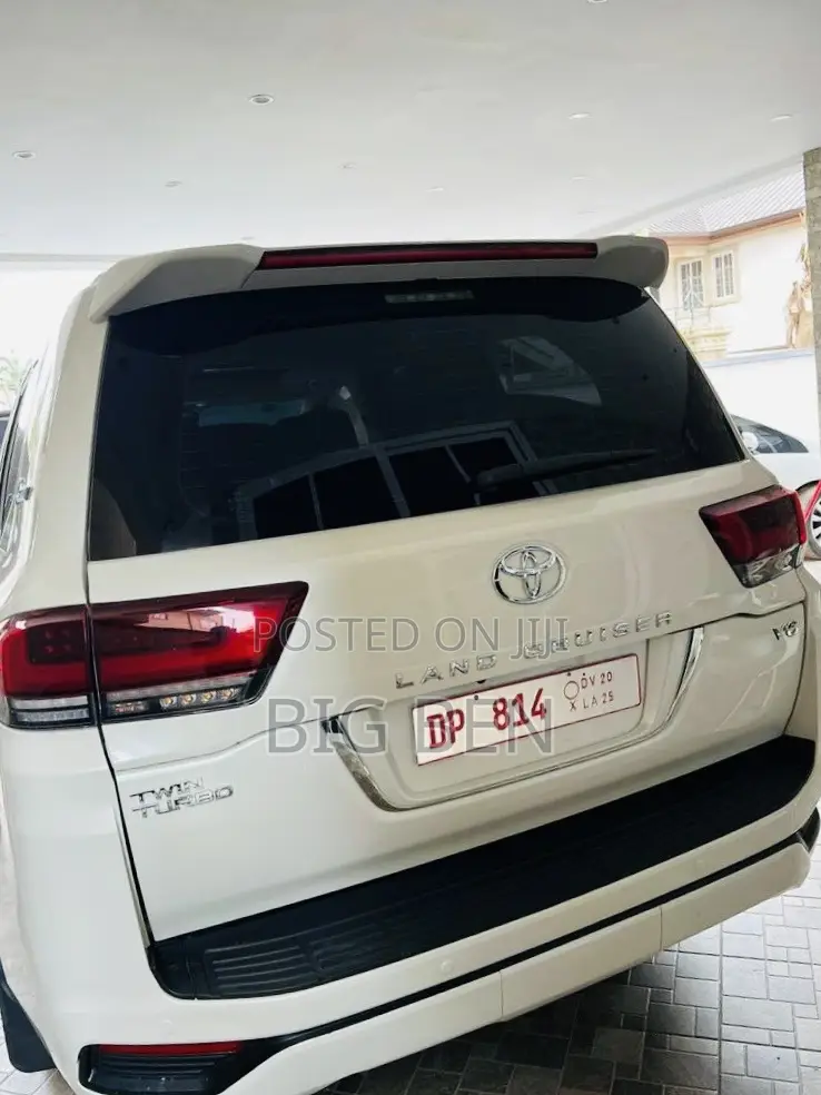 Toyota Land Cruiser 4.0 V6 GXR 2018 White