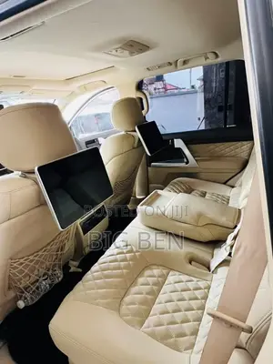 Toyota Land Cruiser 4.0 V6 GXR 2018 White