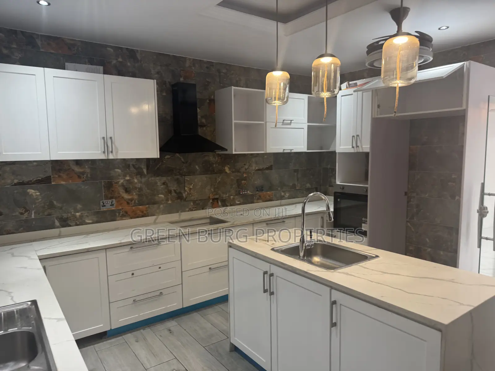 4bdrm Townhouse / Terrace in East Legon for rent