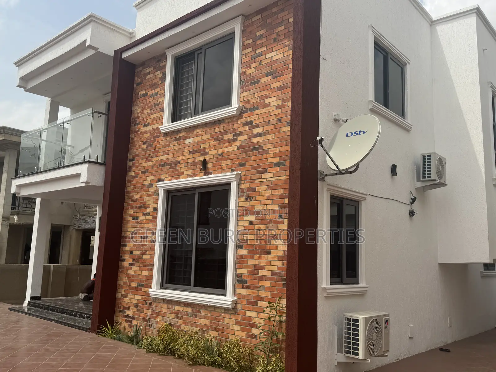 4bdrm Townhouse / Terrace in East Legon for rent