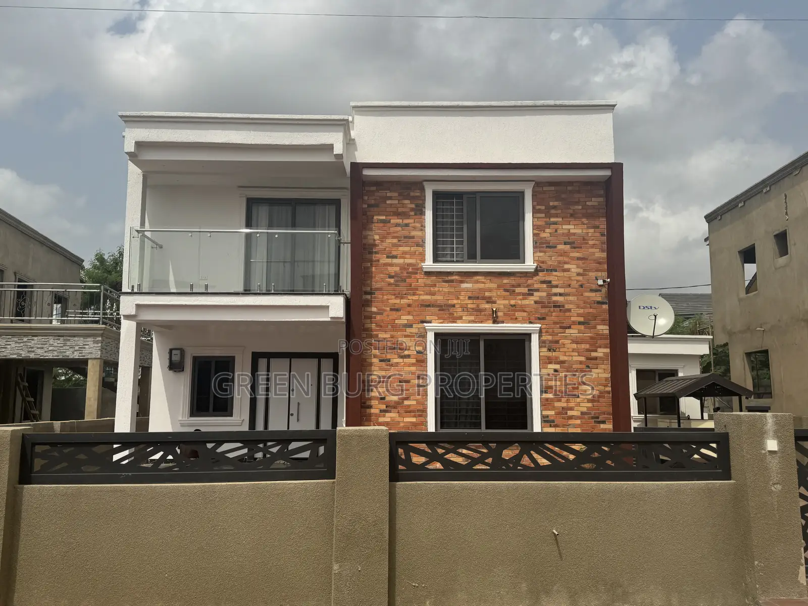 4bdrm Townhouse / Terrace in East Legon for rent