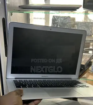 Laptop Apple MacBook Air 4GB Intel Core I5 SSD 128GB