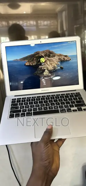 Laptop Apple MacBook Air 4GB Intel Core I5 SSD 128GB