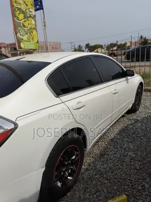 Nissan Altima 2018 White