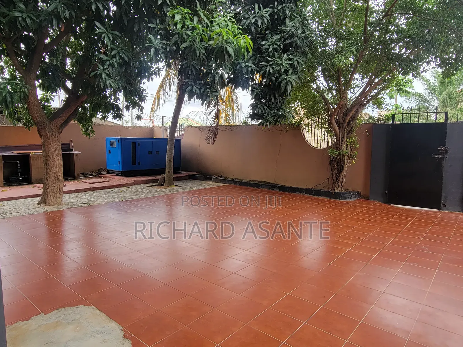 Furnished 12bdrm Block of Flats in Pokuase for sale